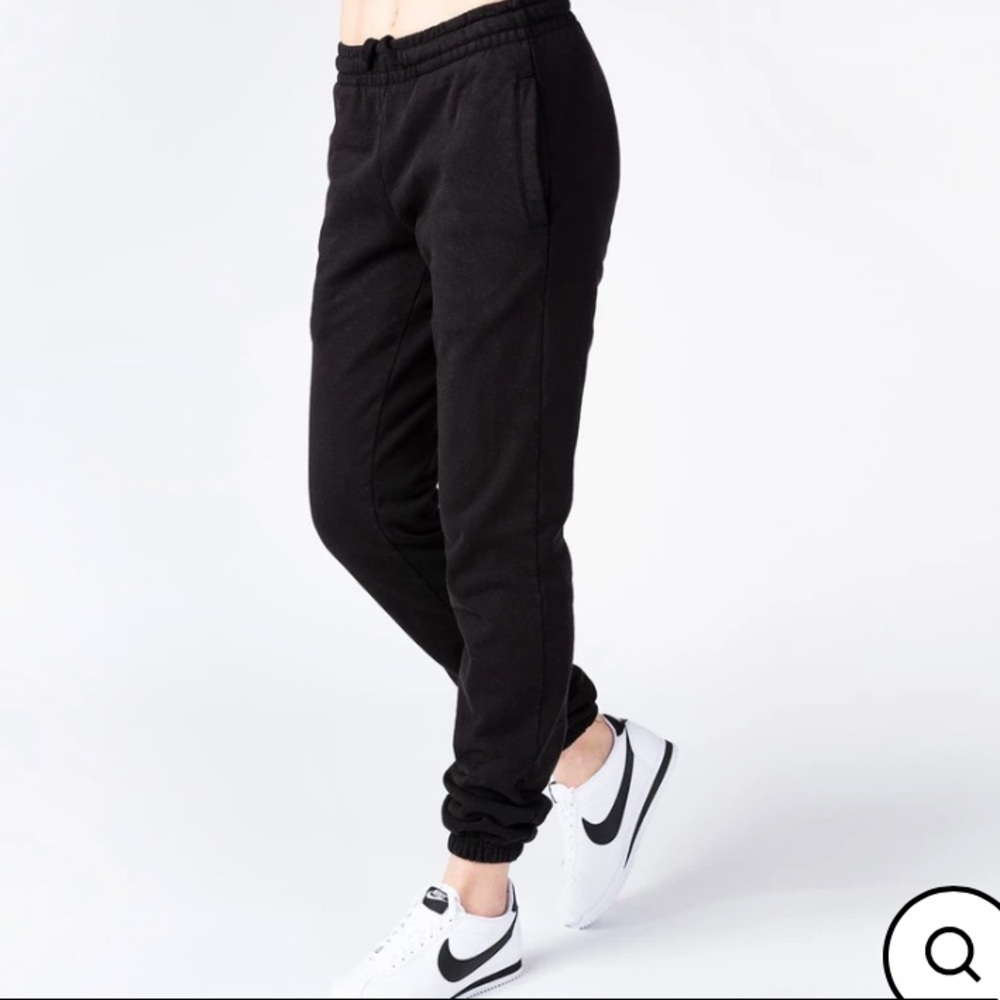 Talentless Women’s Premium Sweatpanrs